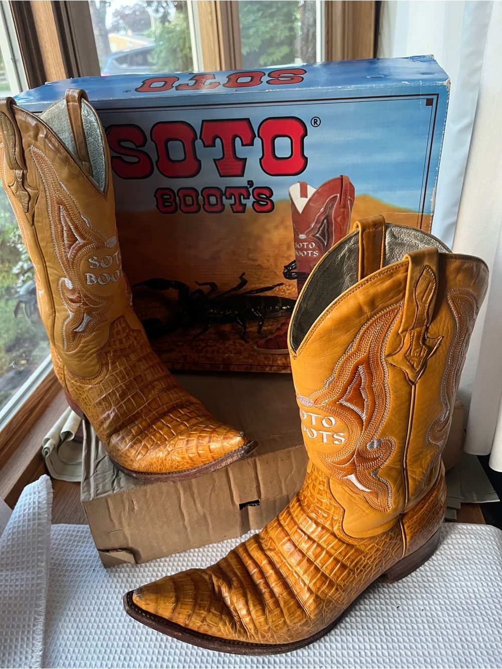 Soto Boots Men's Imitation Crocodile Belly Cowboy Boots, Butterscotch Color size